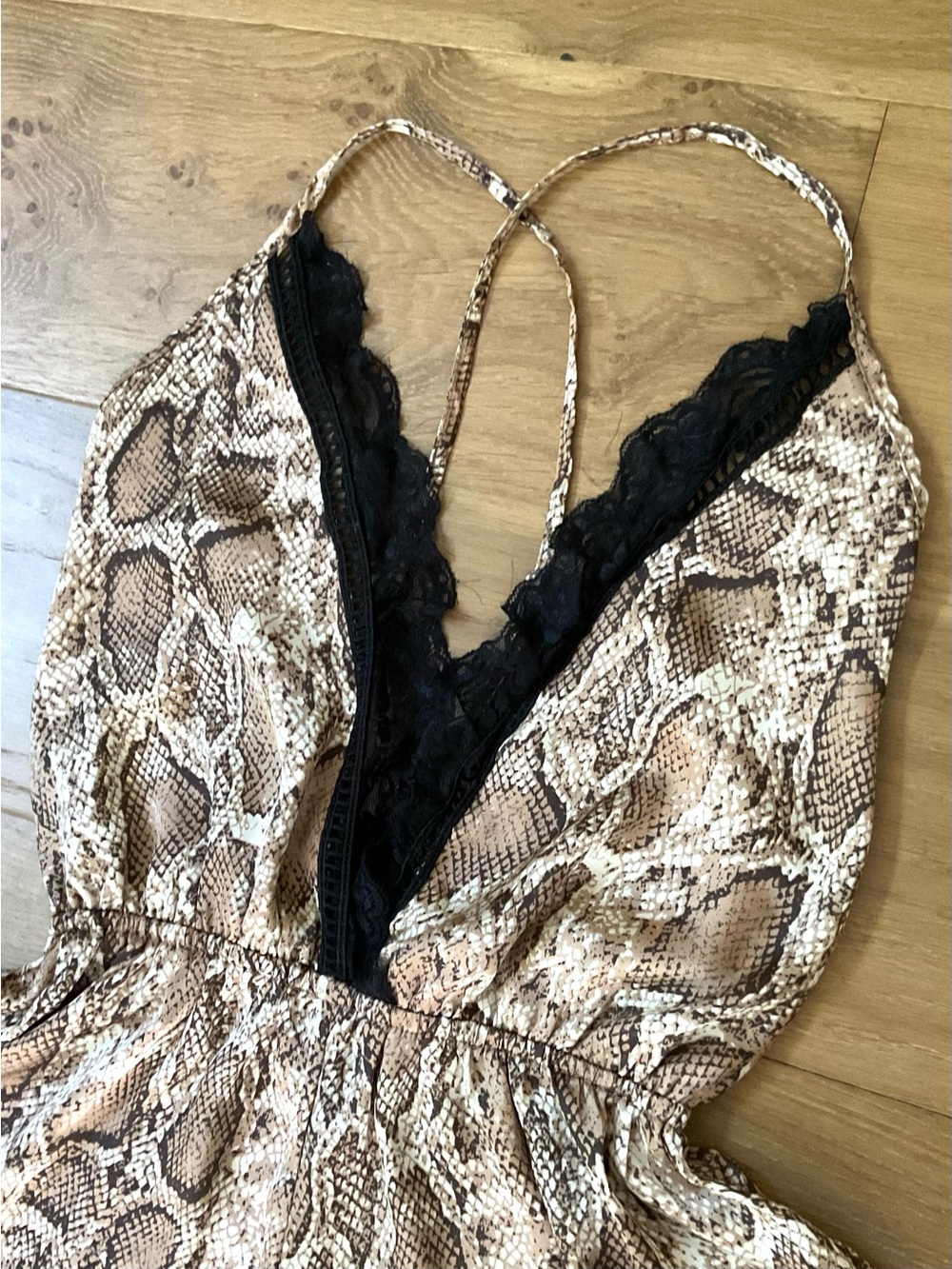 Missguided Snakeskin Teddy Romper Pajamas Black Lace Satin Sexy Flirty Size 8/M - Picture 4 of 11